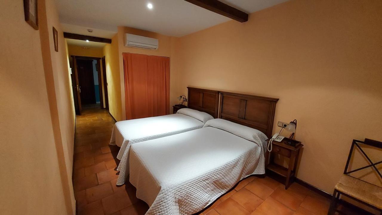 Hotel Rural Carlos I Гарганта-ла-Олья Экстерьер фото