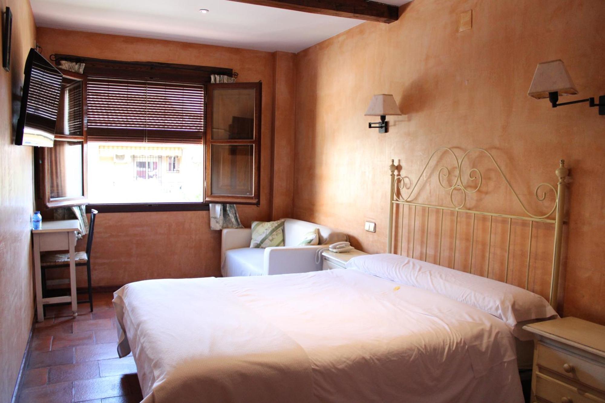 Hotel Rural Carlos I Гарганта-ла-Олья Экстерьер фото
