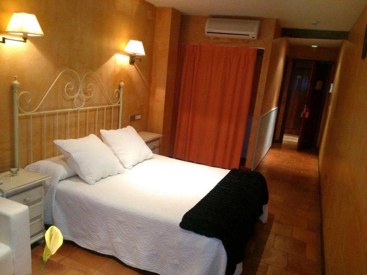 Hotel Rural Carlos I Гарганта-ла-Олья Экстерьер фото
