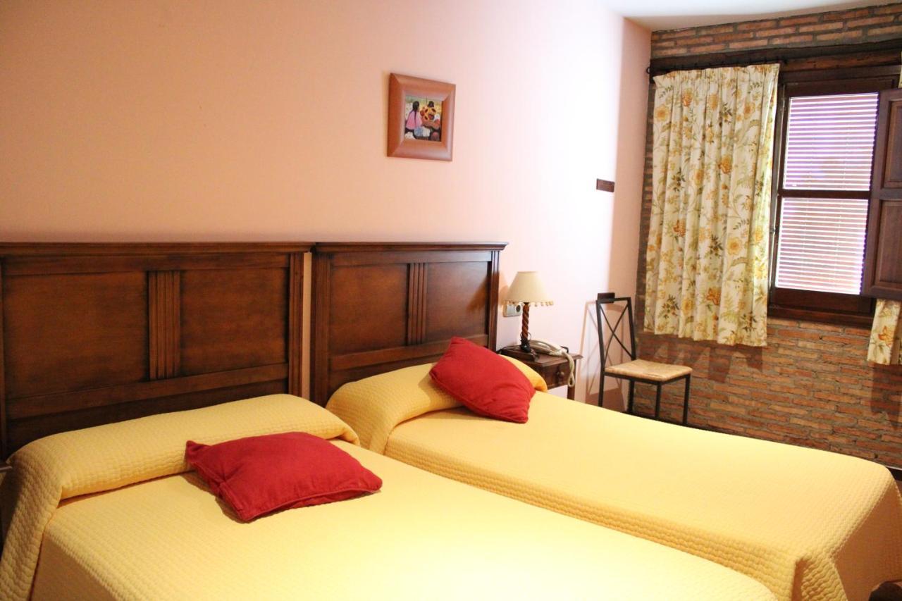 Hotel Rural Carlos I Гарганта-ла-Олья Экстерьер фото